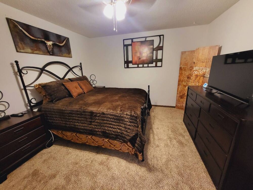 Faux fur queen comforter set - Picture 5 of 6